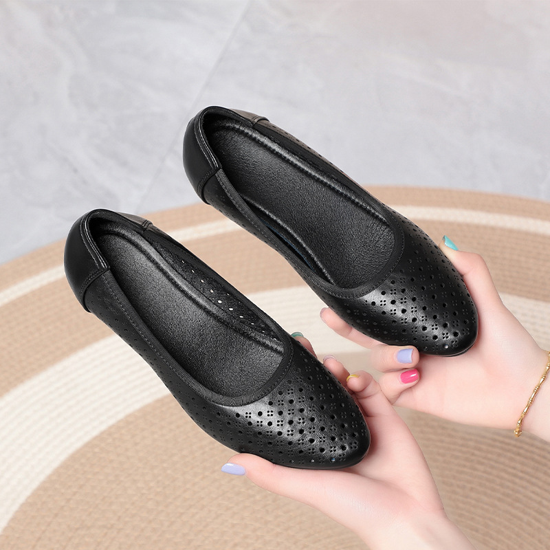 Beige Mary Jane Shoes With Adj - Ankle Strap Attachment reseña y precio