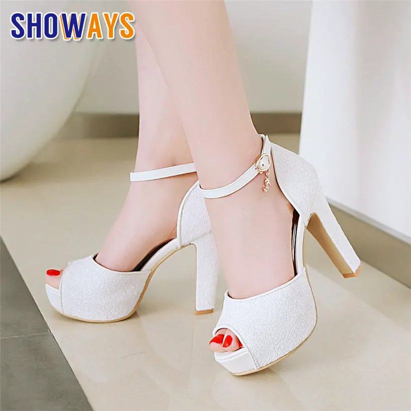 White Wedding Party Women Plat - Ankle Strap Attachment reseña y precio
